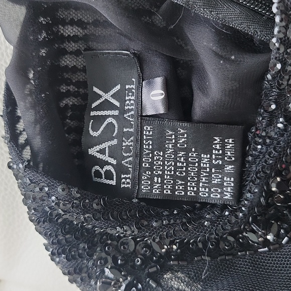 Basic black label dress size 0 - Picture 7 of 7